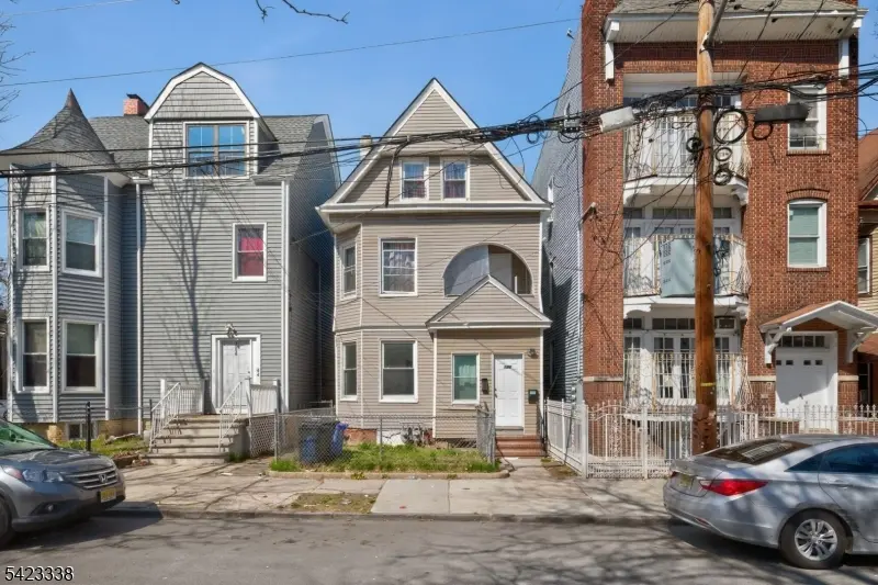 186 3Rd St #1, Newark City, NJ 07107