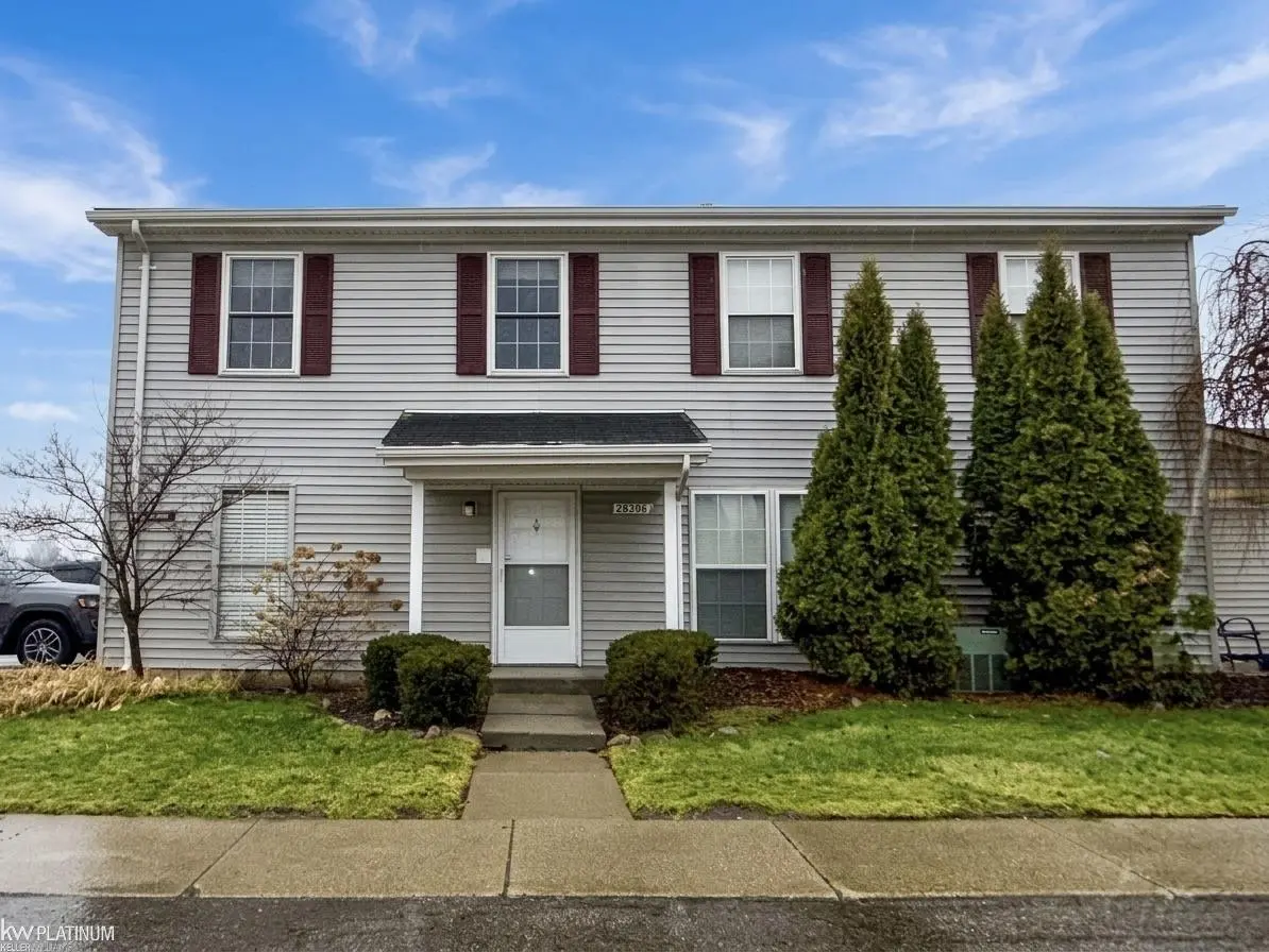 28306 Raleigh Crescent DR, Chesterfield Twp, MI 48051