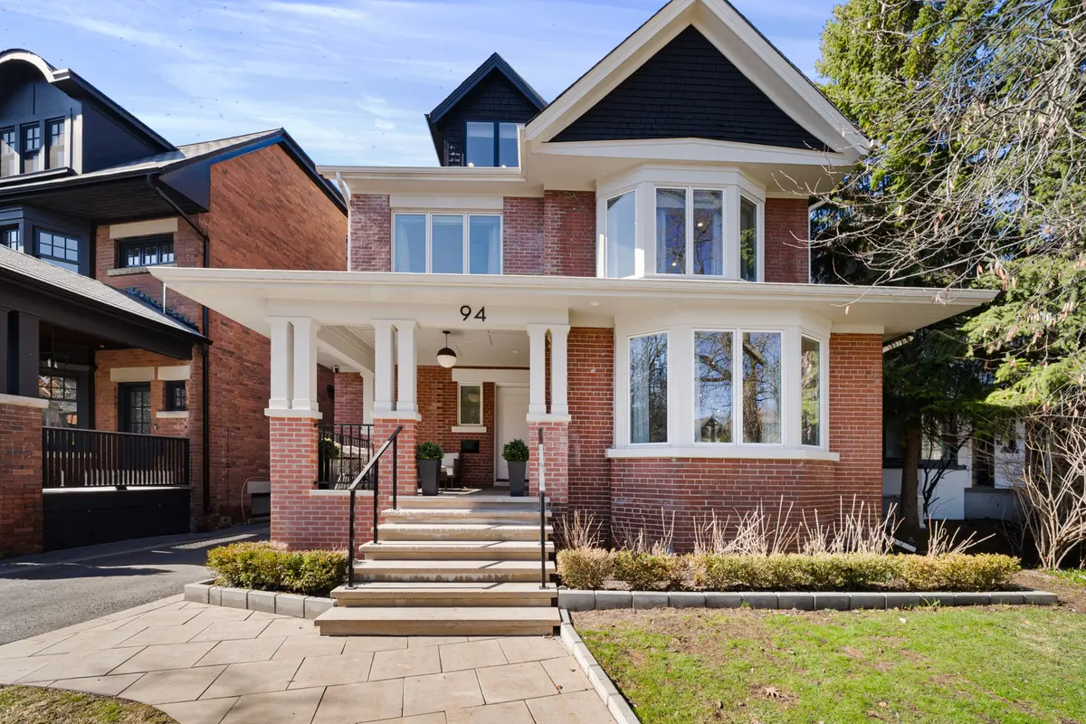 94 Binscarth RD, Toronto C09, ON M4W 1Y4