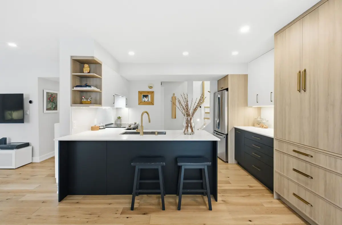 208 Niagara ST #26, Toronto C01, ON M6J 3W5