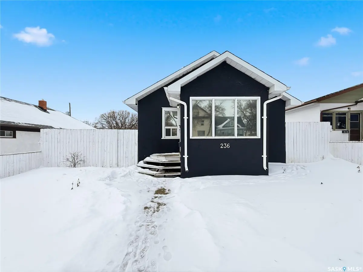 236 7th AVENUE NW, Swift Current, SK S9H 0Y8