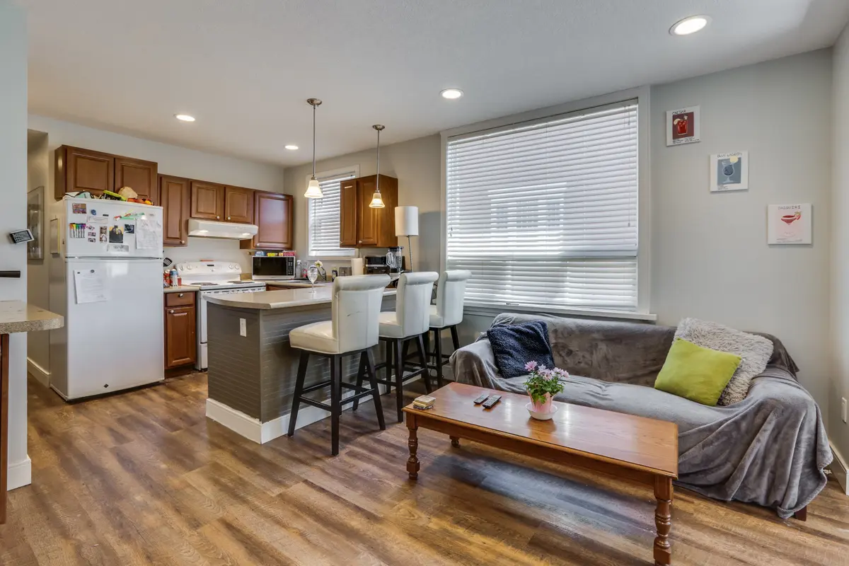 17 McDonald AVE, London North, ON N6G 1A9