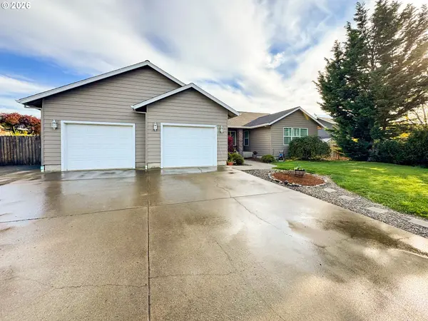 147 PALOMINO AVE, Roseburg, OR 97471