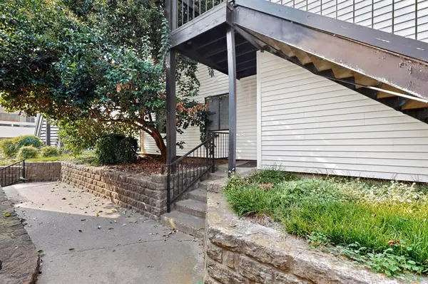 7431 Holly Hill Drive #108, Dallas, TX 75231