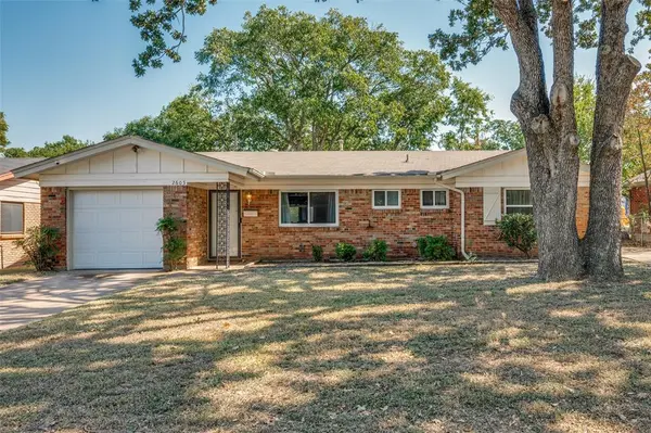 2605 Carten Street, Fort Worth, TX 76112