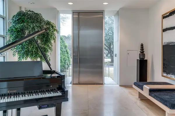 4428 N Versailles Avenue, Highland Park, TX 75205