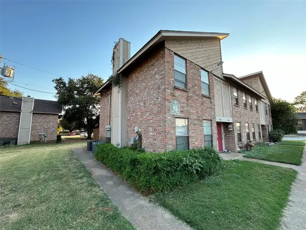 3006 W Sycamore Circle, Euless, TX 76040