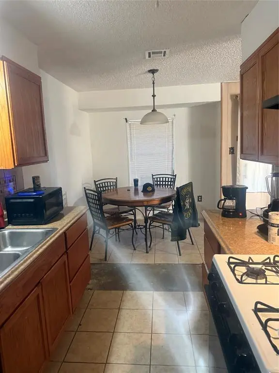 1117 Victoria, Bellmead, TX 76705