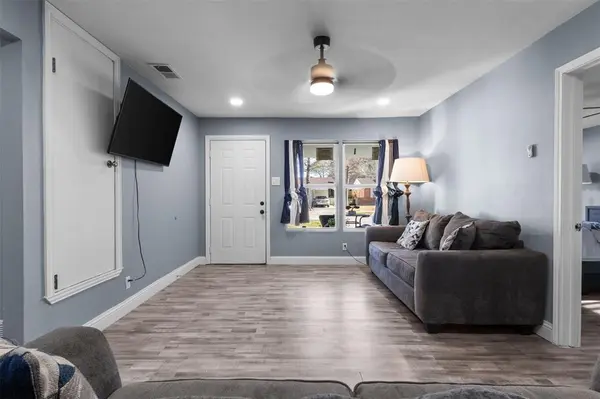 1515 Buena Vista Street, Mesquite, TX 75149