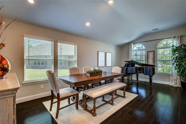 6716 Elm Street, Rowlett, TX 75089