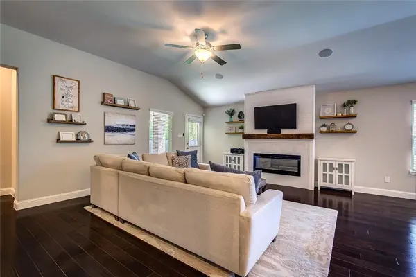 6716 Elm Street, Rowlett, TX 75089