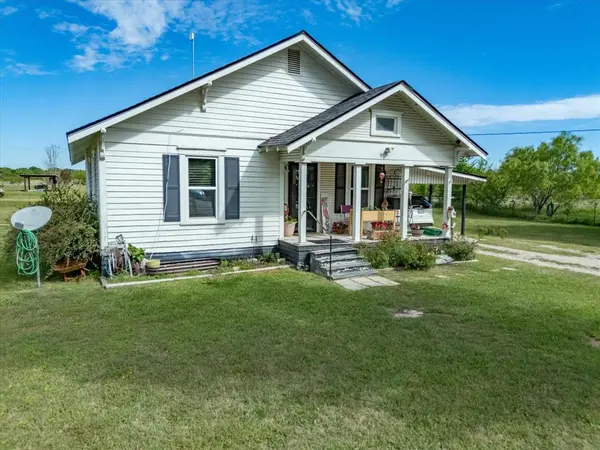 2414 E Ennis Avenue #A, Ennis, TX 75119