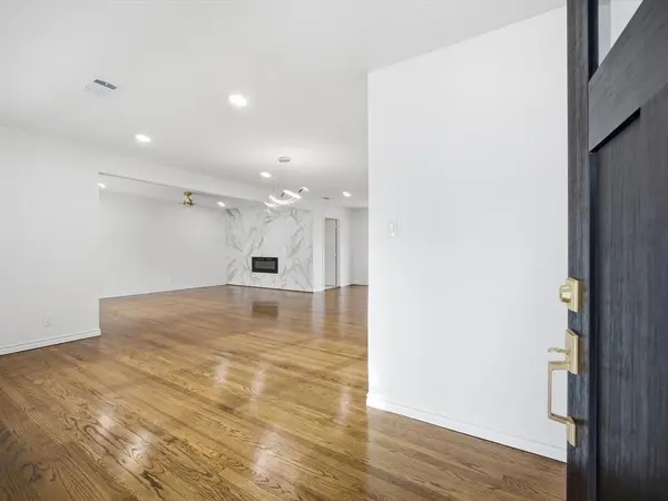 10209 Casa View Drive, Dallas, TX 75228