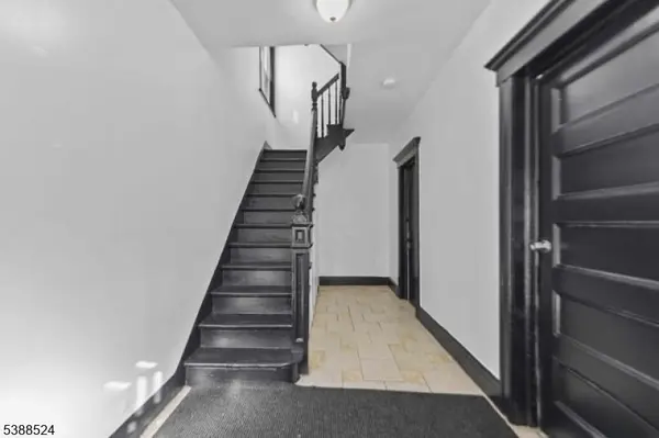 176 N 16Th St, East Orange City, NJ 07017