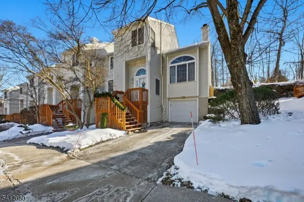 28 Ryan Ln, Lincoln Park Boro, NJ 07035