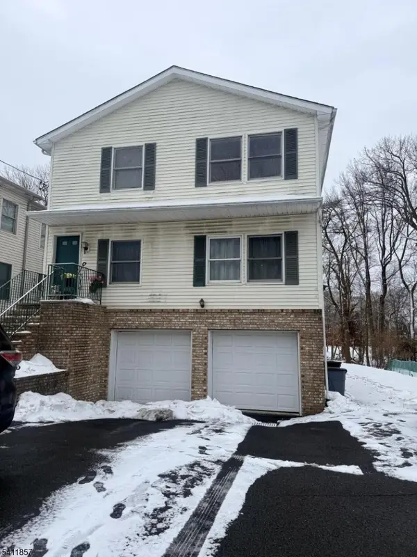 61 Meriline Ave,  Woodland Park,  NJ 07424