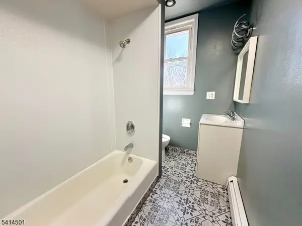 28 Davis Ave, Kearny Town, NJ 07032