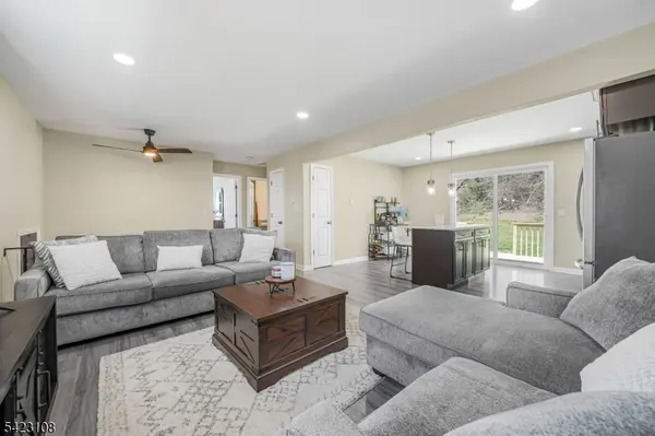 35 Zinnia Dr, Vernon Twp., NJ 07418