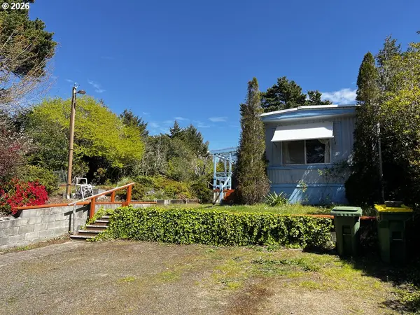 1600 RHODODENDRON DR #21, Florence, OR 97439