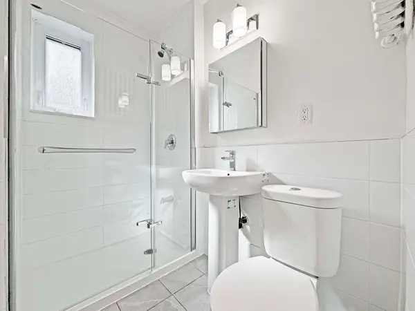 398 Avenue RD #525, Toronto C02, ON M4V 2H4