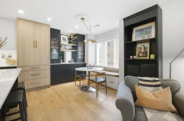 208 Niagara ST #26, Toronto C01, ON M6J 3W5