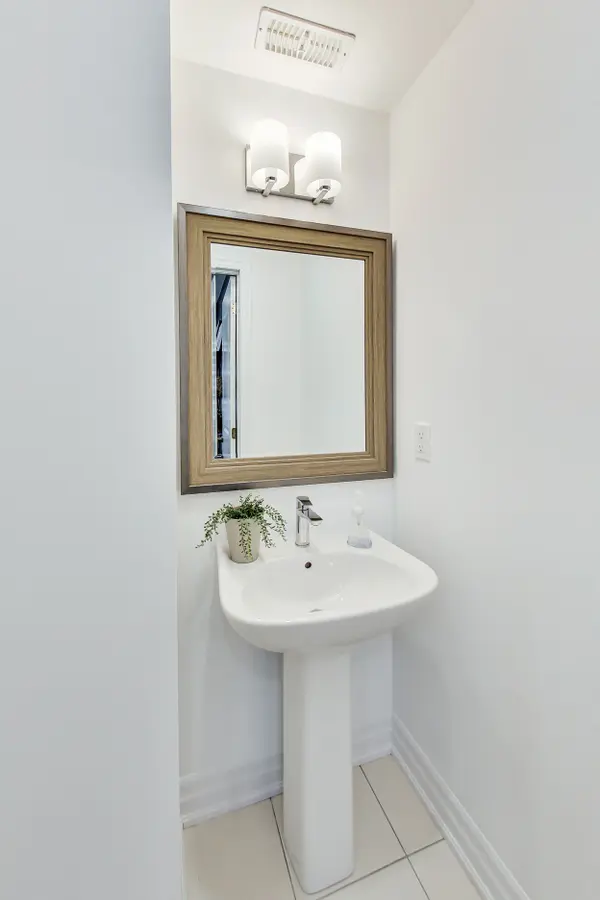 2285 Major Mackenzie DR W #1, Vaughan, ON L6A 5A8