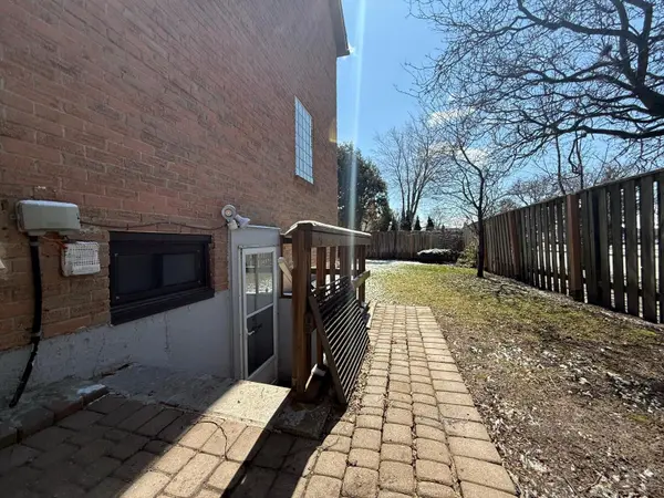 7 Mcmorran CRES #Bsmnt, Vaughan, ON L4J 2T4