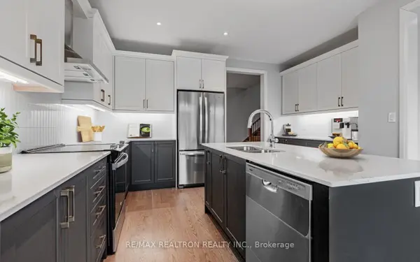 34 Sweet Cicely ST, Springwater, ON L9X 2C7