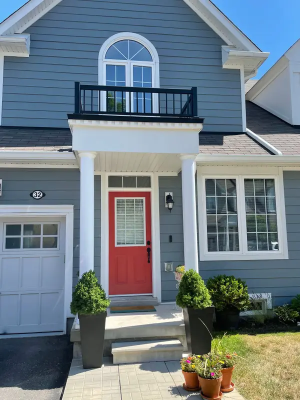 32 Berkshire AVE, Wasaga Beach, ON L9Z 0G3