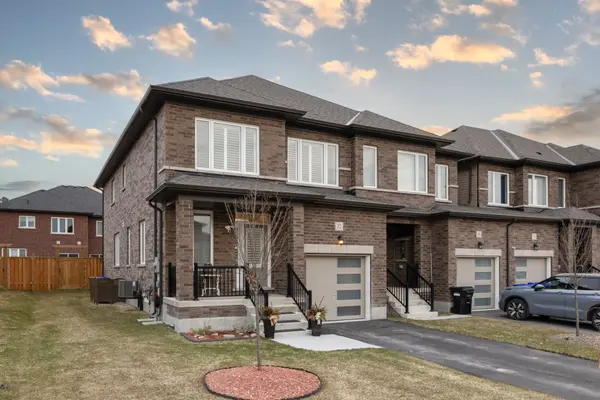 32 Autumn DR, Wasaga Beach, ON L9Z 0K7