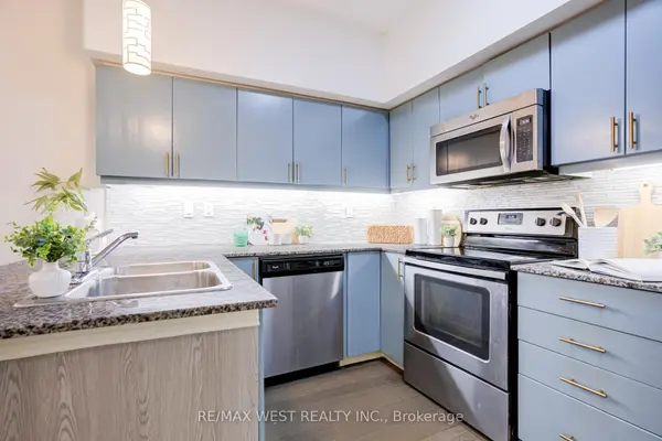 45 Sousa Mendes ST #101, Toronto W02, ON M6P 0A7