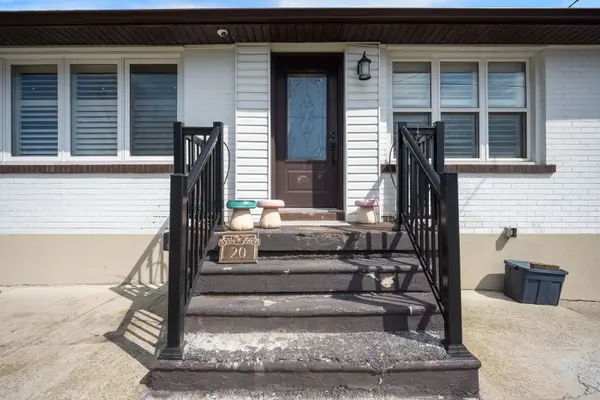 20 N Alarton ST, Mississauga, ON L4T 1J8