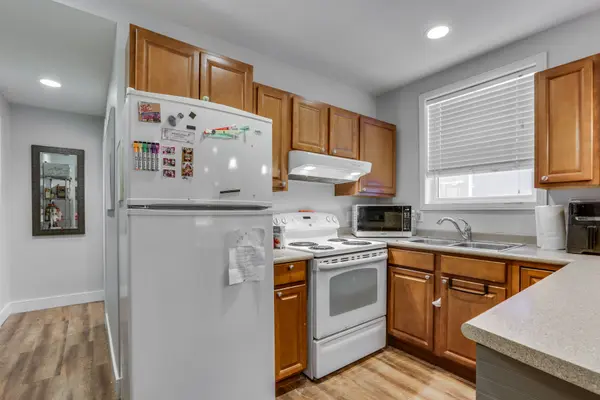 17 McDonald AVE, London North, ON N6G 1A9