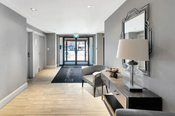 10 Ellen ST E #901, Kitchener, ON N2H 6R8