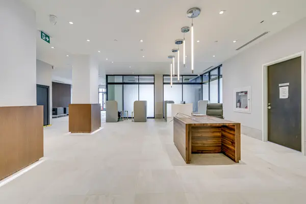 385 Winston RD #603, Grimsby, ON L3M 4E8