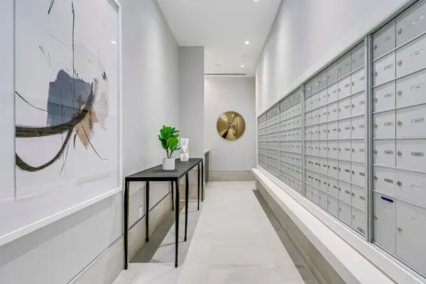 385 Winston RD #603, Grimsby, ON L3M 4E8