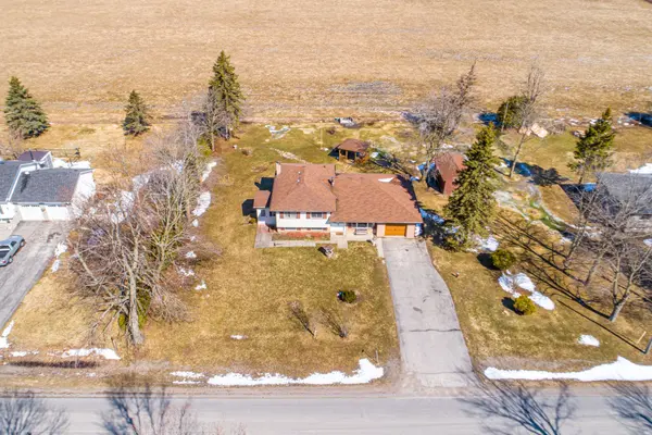49 Cresswell RD E, Kawartha Lakes, ON K0M 1J0