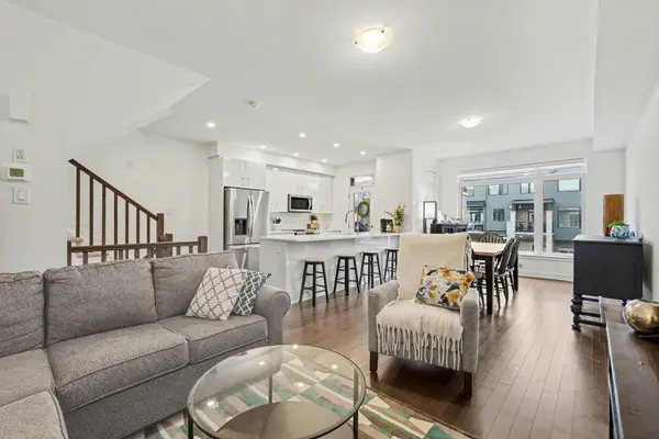 61 Arinto PL, Kanata, ON K2S 2R7