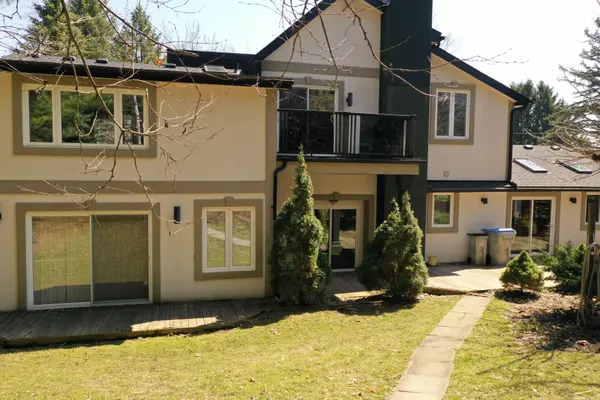 9584 Melrose DR, Middlesex Centre, ON N0L 1R0