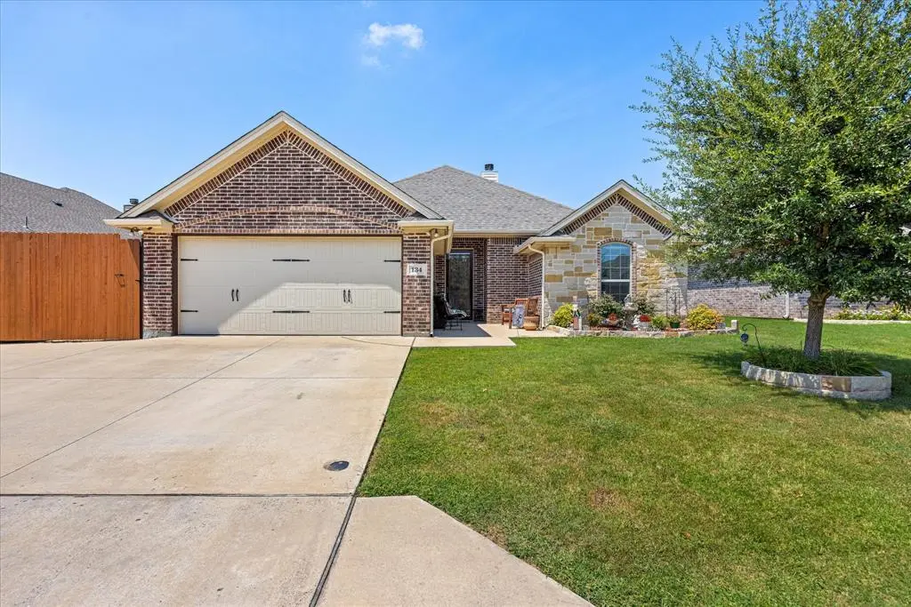 134 Donna Circle, Granbury, TX 76049