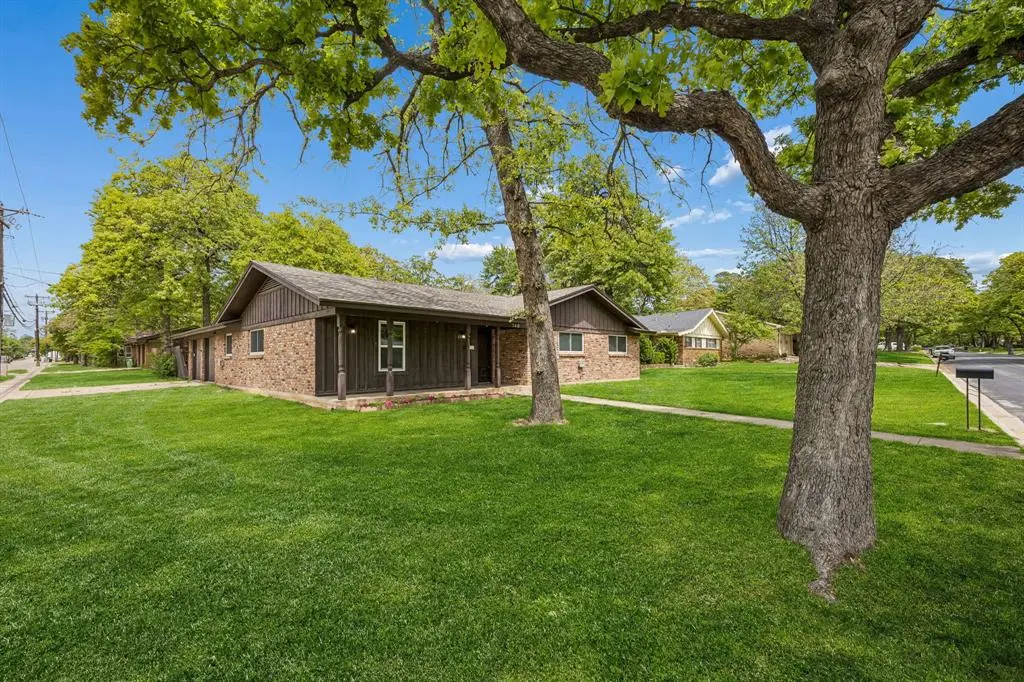 740 Joanna Drive, Hurst, TX 76053