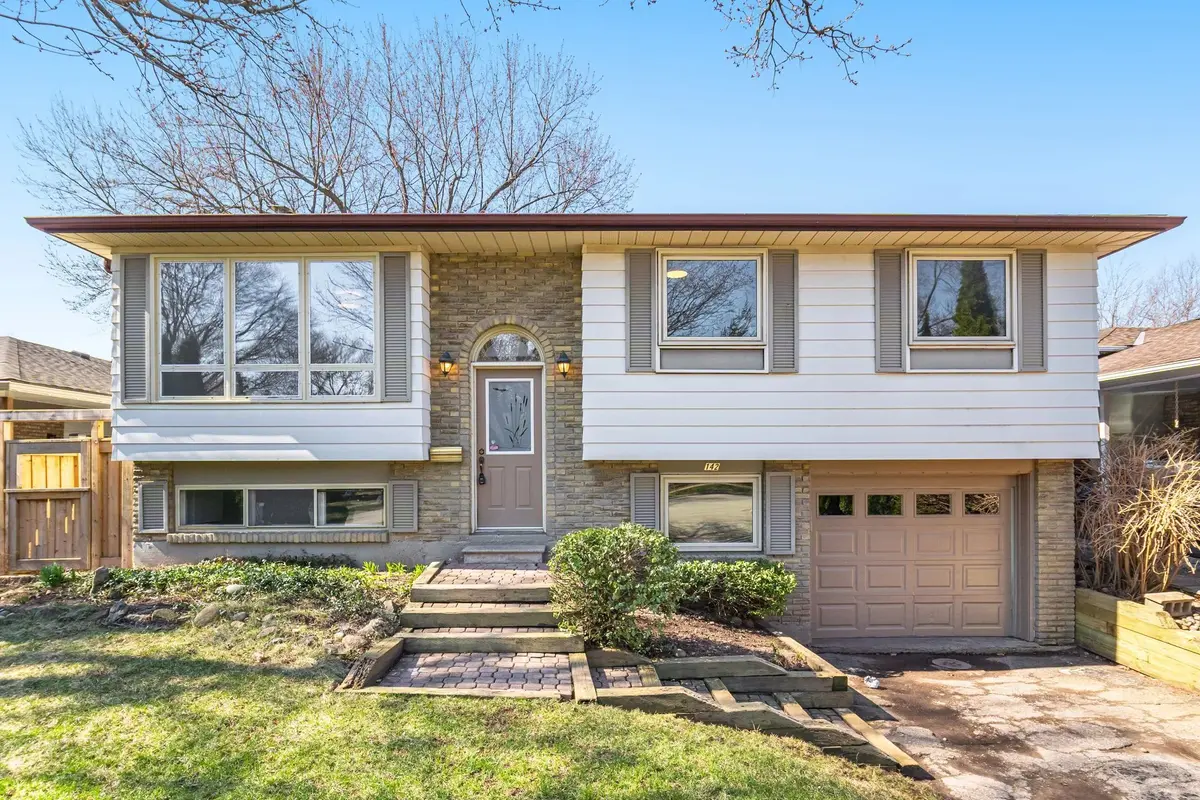 142 Osborne CRES, Oakville, ON L6M 1G1