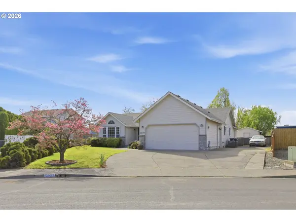 2277 BONNIE LN, Springfield, OR 97477