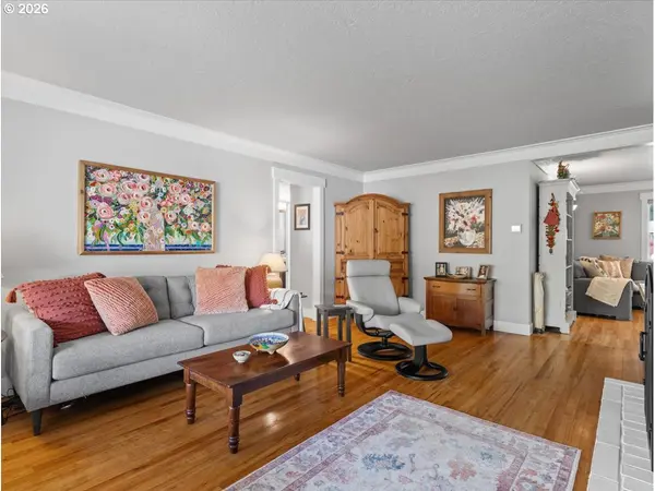 6025 CARMAN DR, Lake Oswego, OR 97035