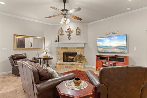 134 Donna Circle, Granbury, TX 76049