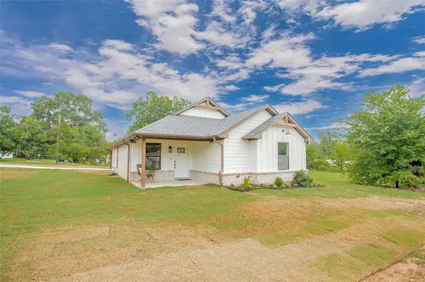 113 W Magnolia Street, Troup, TX 75789