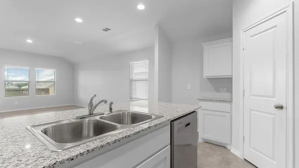 2220 WHITE BUFFALO Way, Fort Worth, TX 76036