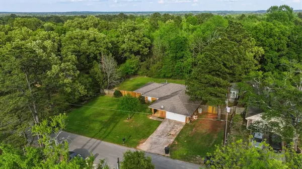 10203 Crestview Drive, Tyler, TX 75707