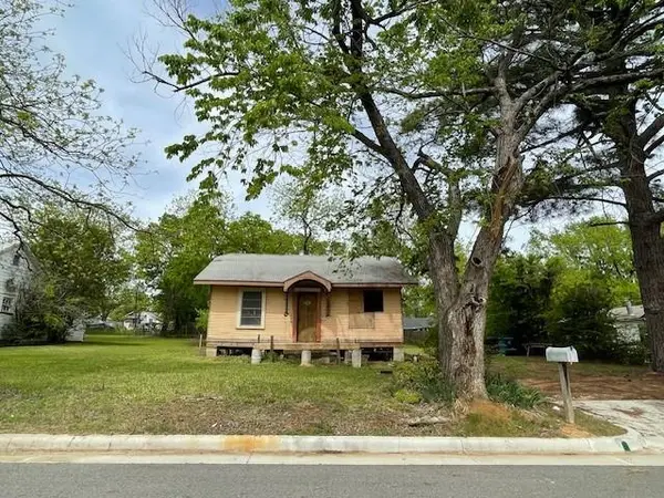 515 E Murray Street, Denison, TX 75021