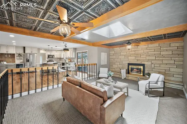 2304 Lazy R LN, Colorado Springs, CO 80915